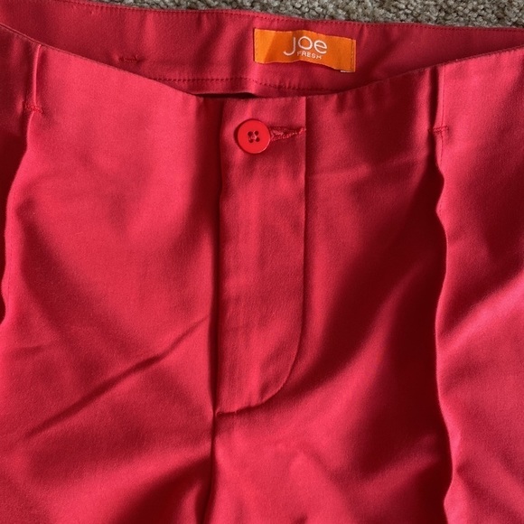 Joe Fresh pants. slightly flared. Great color. Size 2
C - Picture 8 of 12
